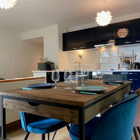 Διαμέρισμα Beau T3 A Les Pins Avec Terrasse, Garage Et Proche Commerces - Fr-1-245-175 *