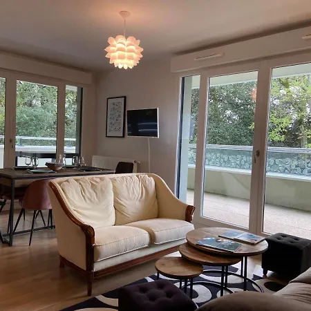 Διαμέρισμα Beau T3 A Les Pins Avec Terrasse, Garage Et Proche Commerces - Fr-1-245-175 La Baule